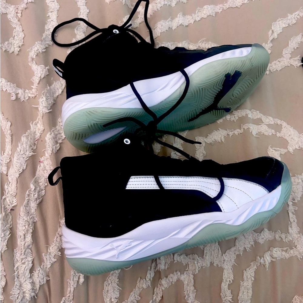 Puma basket ball shoes LIKE NEW